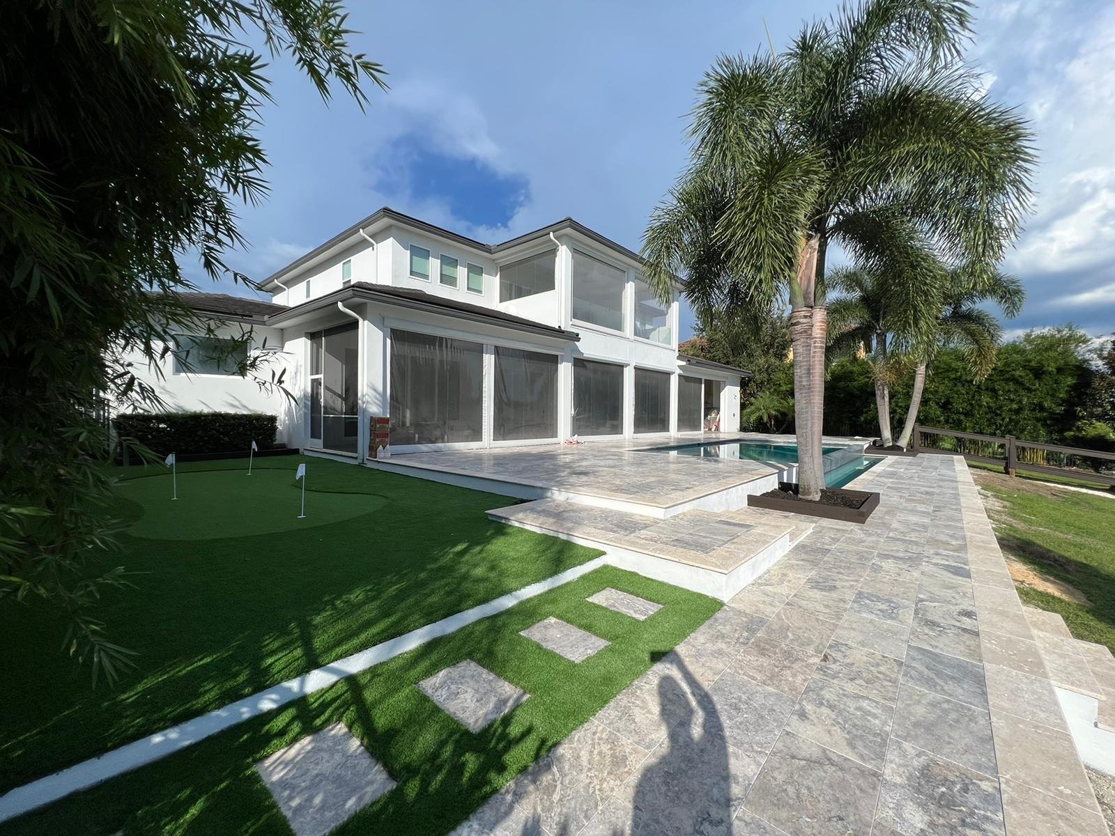 Modern Geometric pool project in Florida